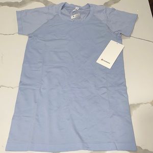 Women’s lululemon shirt new!